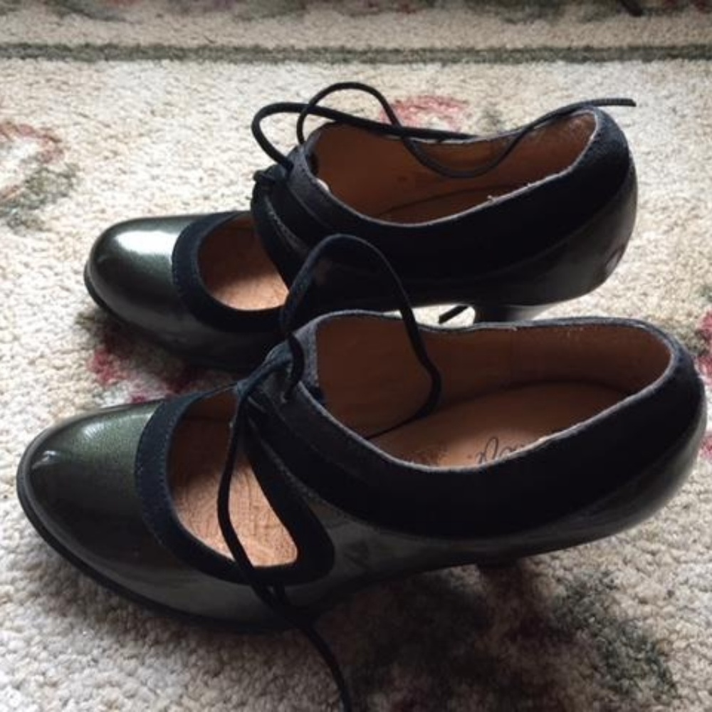 New! EuroSoft Patent Leather Pump